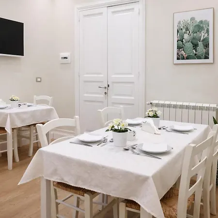 Frühstückspension Opera Relais R&b 4*